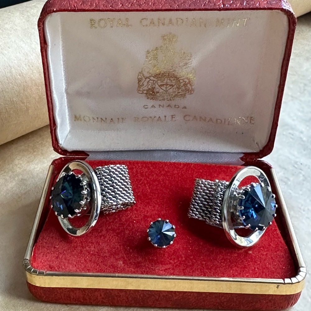 Cufflinks and tie pin set